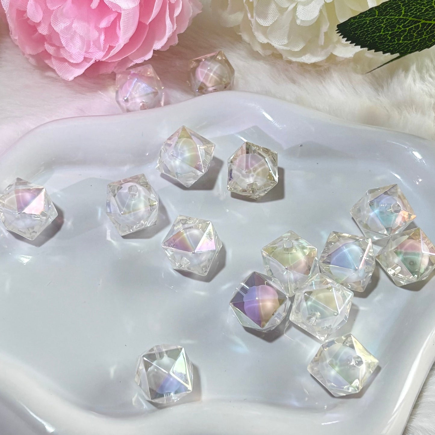 D06UVコートスクエアカットビーズ