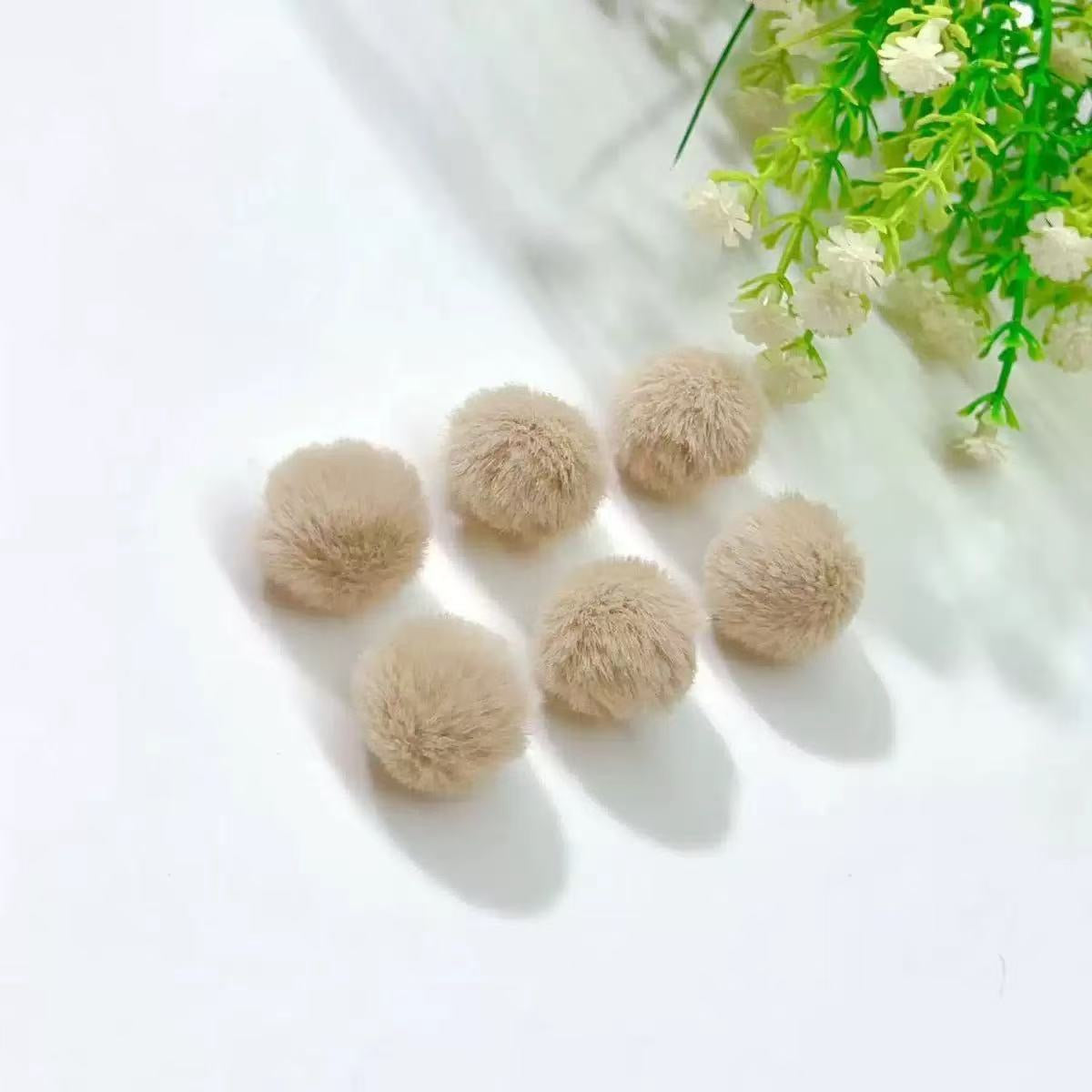 D07 フェイクミンク玉ペンダント