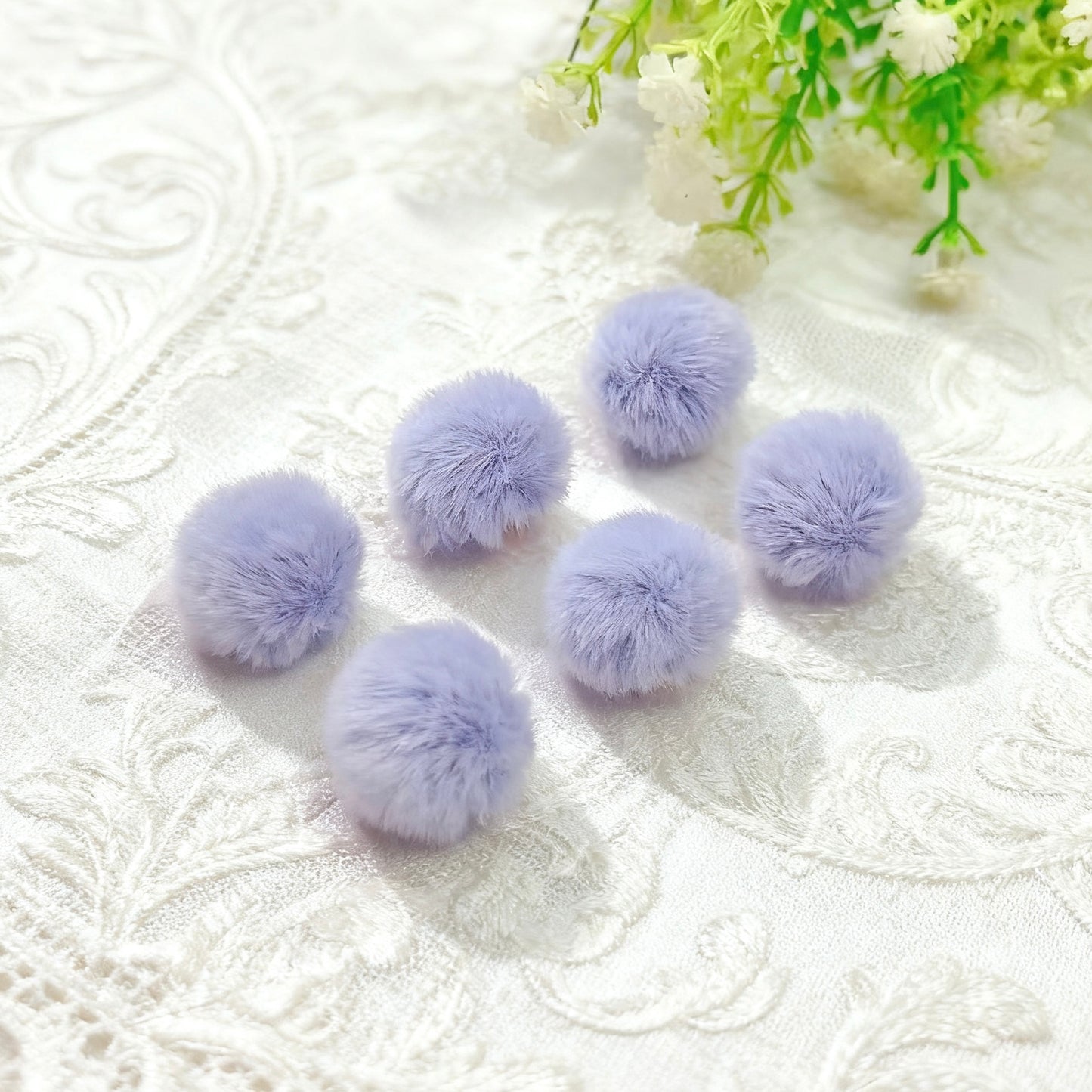 D07 フェイクミンク玉ペンダント