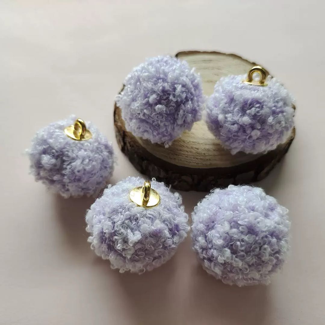 D44ふわもこポンポンチャーム(30mm)