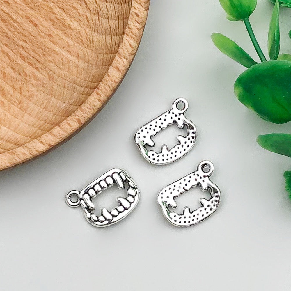 T37 くもと悪魔のハロウィン風チャーム