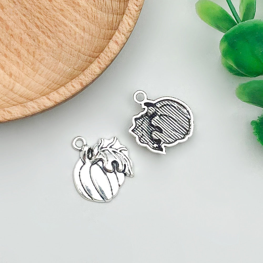 T37 くもと悪魔のハロウィン風チャーム