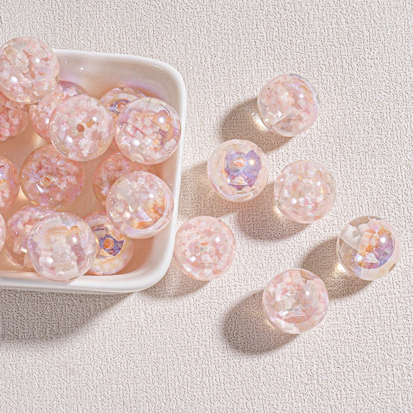 A41　雪の結晶/クラウン-入り樹脂ビーズ(16MM)