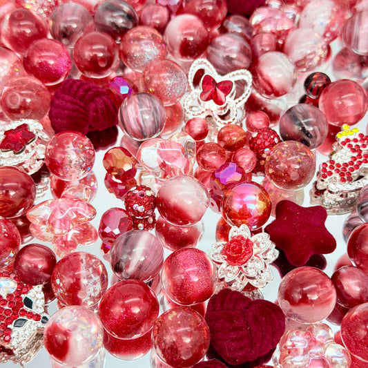 ［葉05]［1個買うと1個おまけ］ブラウン、ピンク、パープル、ブルーなど、色・サイズ混合のカン付きビーズアクリル製ブレスレット・ストラップ