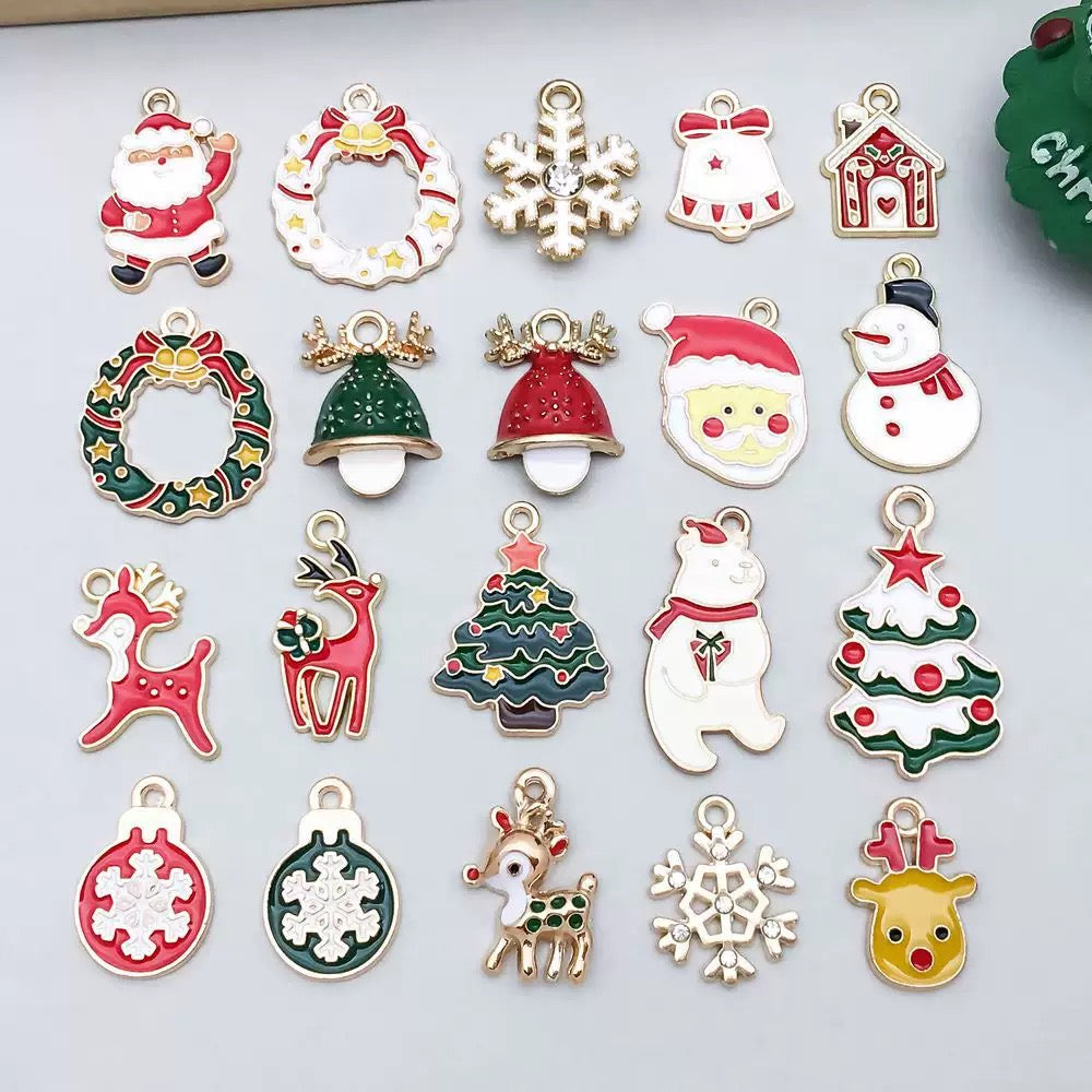 [開封] クリスマスモチーフ チャーム DIY手芸アクセサリーパーツ